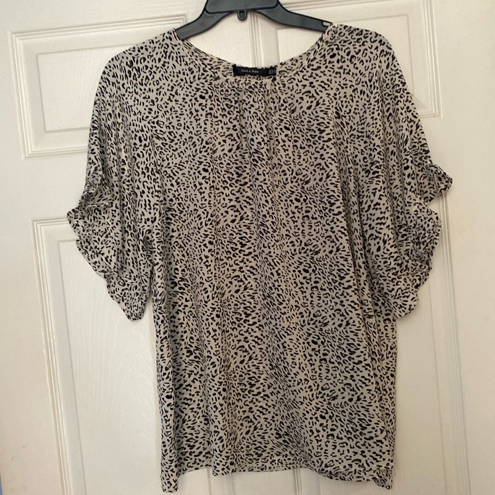 Doe&Rae Womans Animal print dress shirt. 2XL. Excellent condition $10
